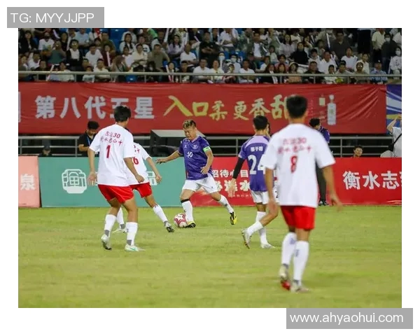 足球明星换球服精彩瞬间全景展示与背后故事揭秘