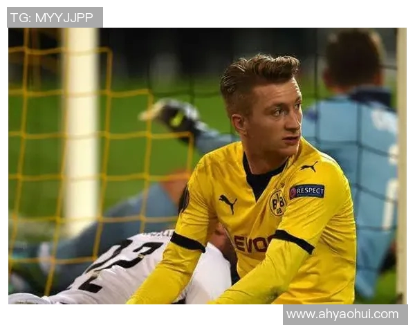 黄毛足球明星的成长之路与荣耀背后的艰辛故事